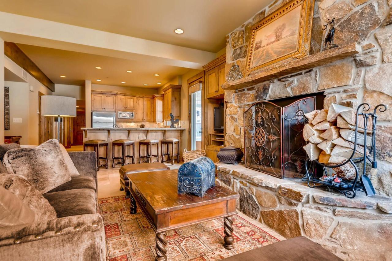 Mont Cervin Plaza Villa Park City Room photo
